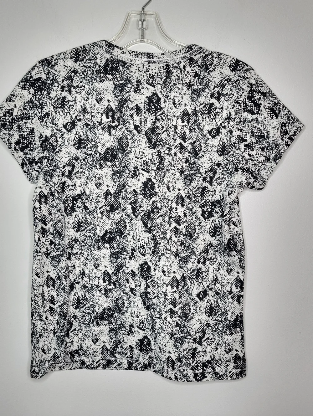 rag & bone All Over Snake Cotton Tee Classic Fit Size M Graphic Tee - Picture 3 of 11